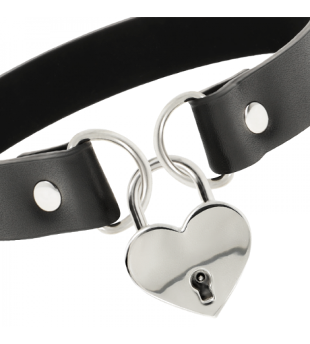 Collar de Cuero con Corazón metálico